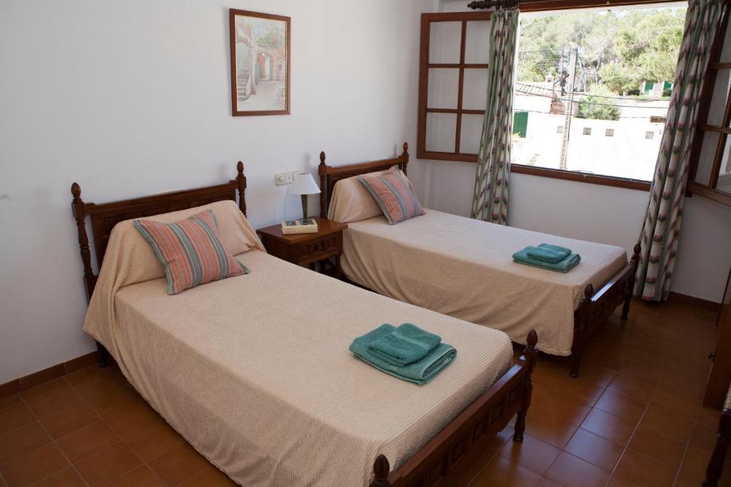 Apartamentos Llevant Cala Figuera  Oda fotoğraf