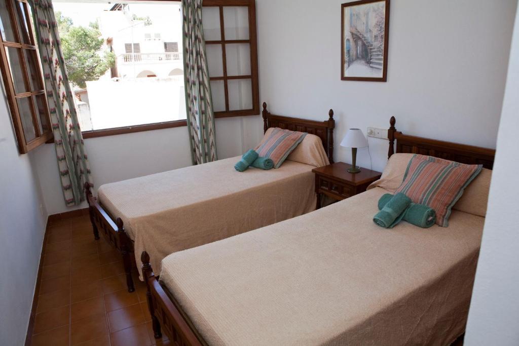 Apartamentos Llevant Cala Figuera  Oda fotoğraf